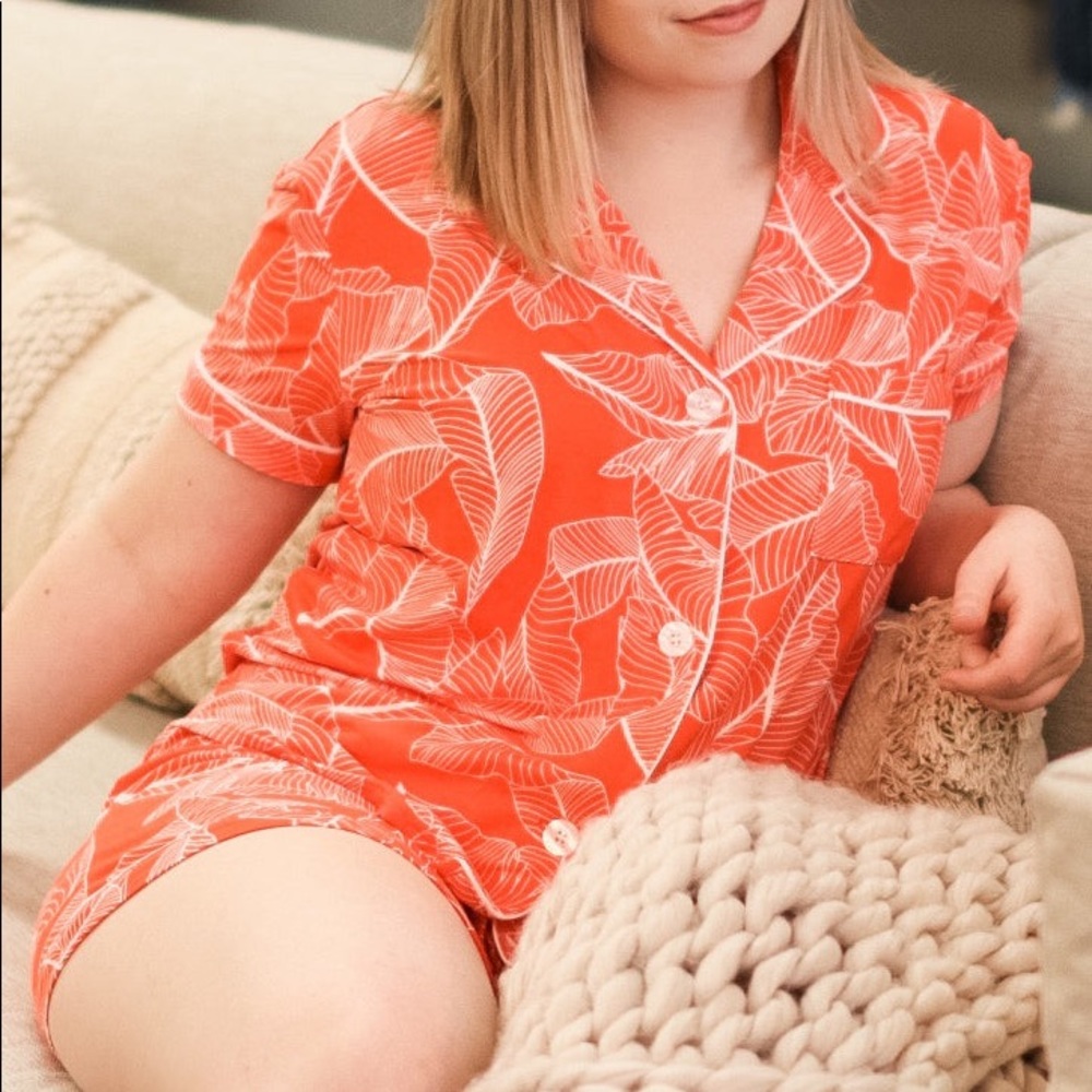 Super soft leaf printed pj set.    Never worn, new with tags.